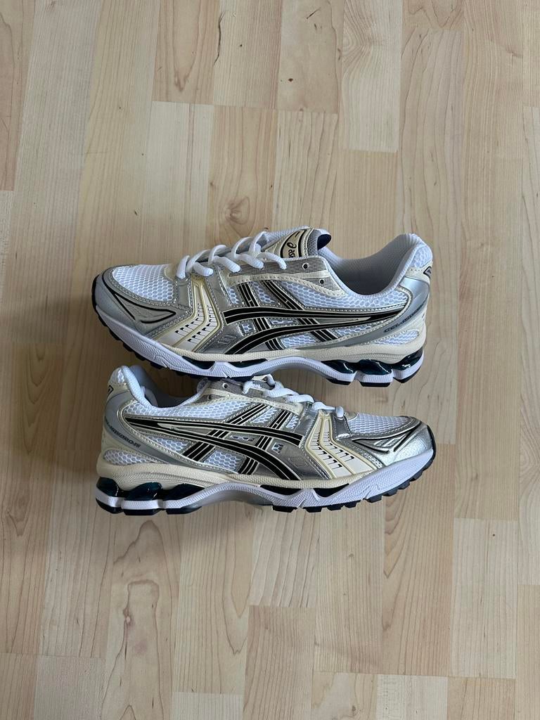 ASICS Gel-Kayano 14 - Size 42, Wit, Ophalen of Verzenden, Sneakers of Gympen, Zo goed als nieuw