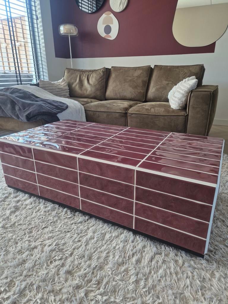 Handgemaakte salontafel met bordeauxrode tegels, Ophalen, Overige materialen, Gebruikt, 100 tot 150 cm