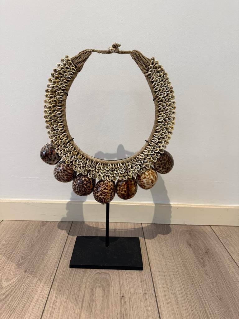 Prachtige schelpenkrans op standaard, Ophalen of Verzenden, Nieuw