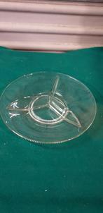 vintage hapjes schaal glas 3 vlakken, Verzamelen, Retro, Ophalen of Verzenden