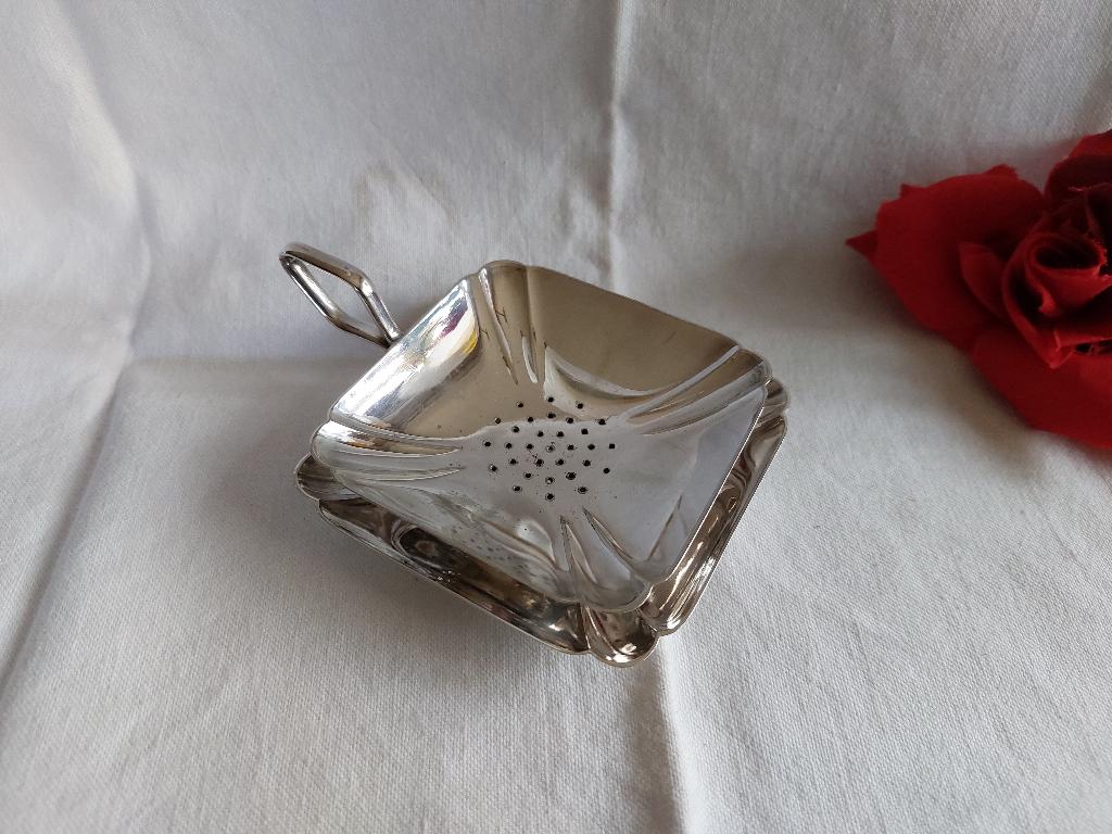 Wellner Jugendstil verzilverde theezeef + lekbakje jaren '30, Antiek en Kunst, Verzenden