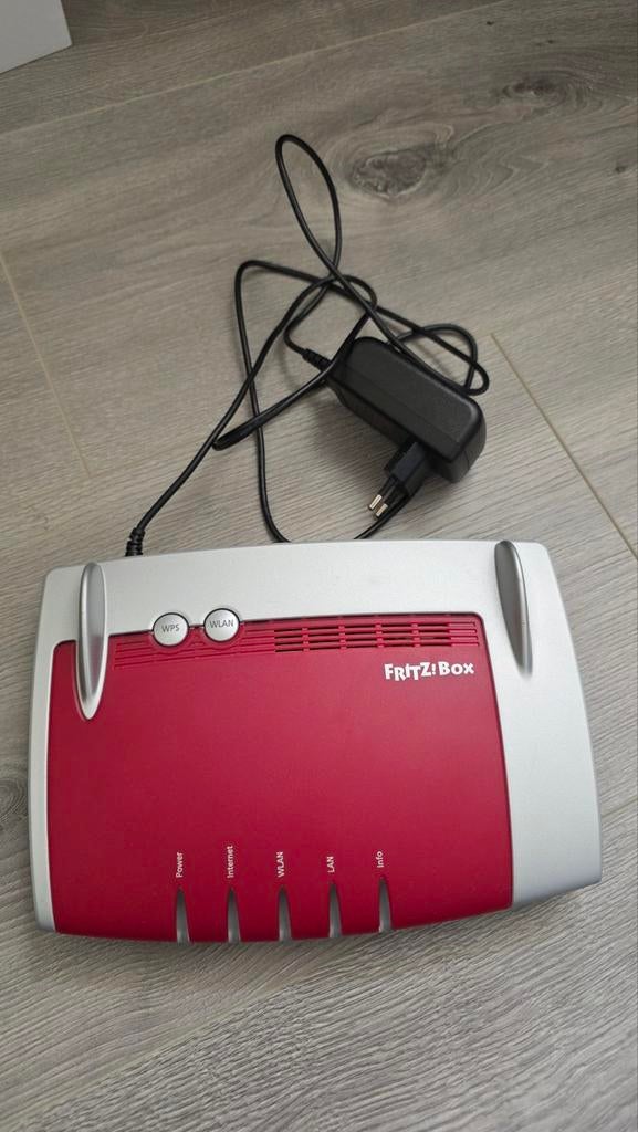 Fritzbox 4040, Ophalen of Verzenden, Zo goed als nieuw, Router, Fritzbox