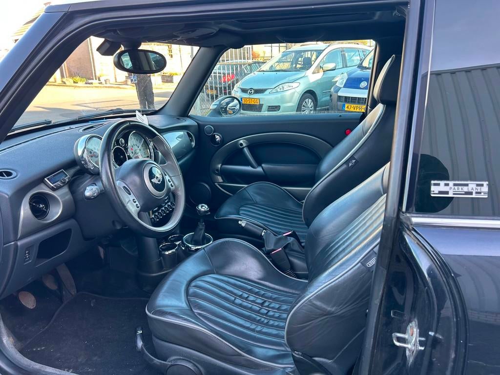 Mini Mini 1.6 Cooper Park Lane | LEER | STOELVERW | APK 01-2, Voorwielaandrijving, Gebruikt, Zwart, 4 cilinders