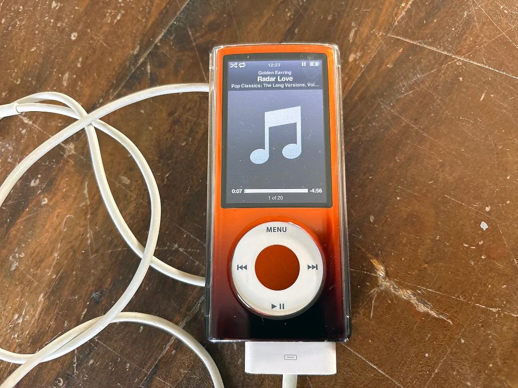 TK iPod nano 5 8GB, Met radio, Oranje, Ophalen of Verzenden, Zo goed als nieuw