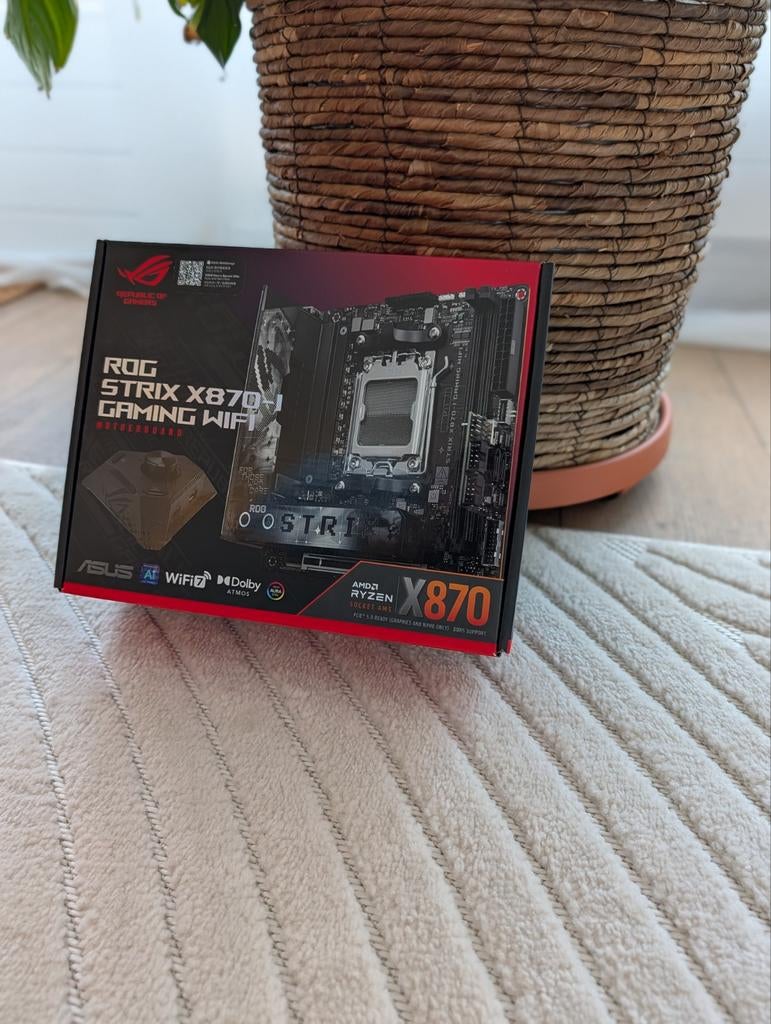 ASUS ROG Strix X870-I GAMING WIFI, Computers en Software, Ophalen of Verzenden, Zo goed als nieuw, Mini-ITX, AM5 X870