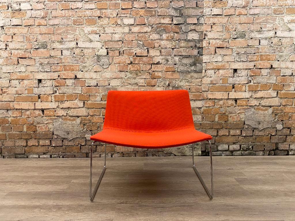 Arper Catifa 80 Sled bij TheReSales, Huis en Inrichting, Fauteuils, Ophalen, Minder dan 75 cm, Design, Zo goed als nieuw