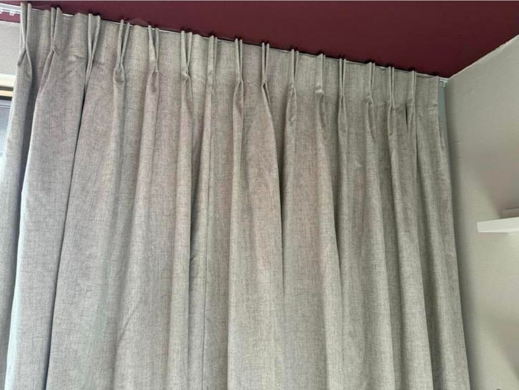 NIEUW! Verduisterende beige gordijnen met vlinderplooi, 200 cm of meer, Beige, Nieuw, Ophalen of Verzenden