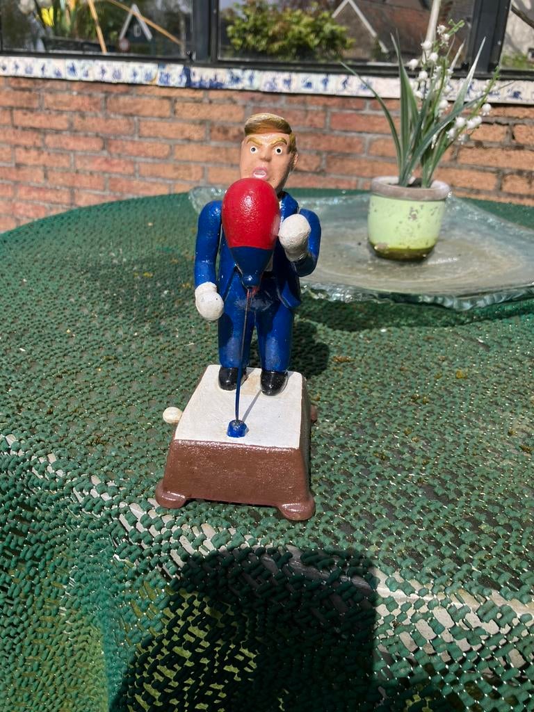 Boksende   Trump, Ophalen of Verzenden, Zo goed als nieuw