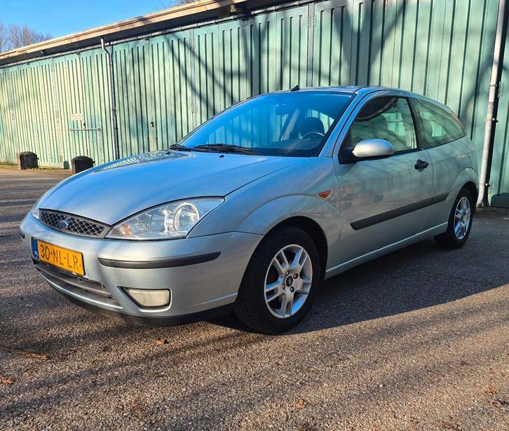 Ford Focus 1.6 I 3D 2003 NAP met nieuwe APK TREKHAAK AIRCO, Auto's, Ford, Bedrijf, Focus, Airbags, Airconditioning, Elektrische ramen