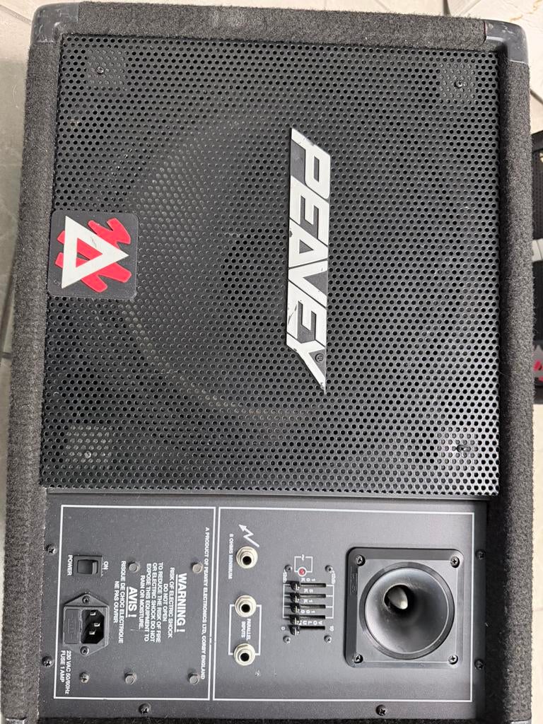 Peavey monitor eurosys 12 pm met versterker, Ophalen of Verzenden, Zo goed als nieuw, Minder dan 500 watt, Monitor(versterker)