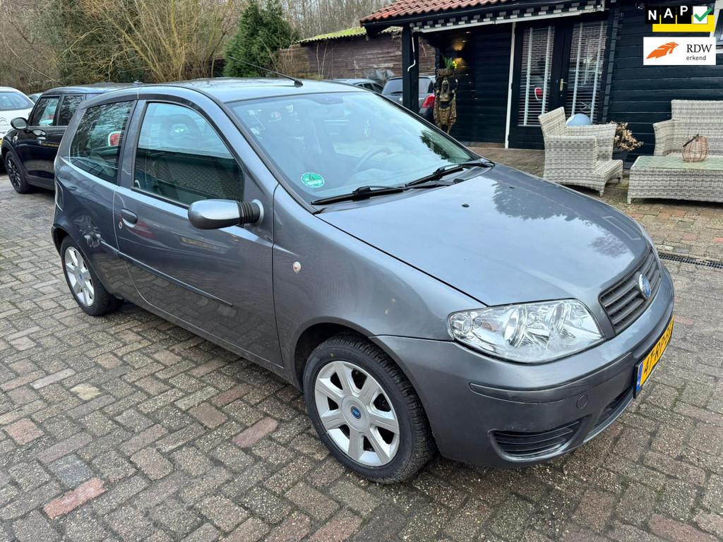 Fiat Punto 1.2 Young Dualogic NIEUWE APK 16-01-2027, Auto's, Fiat, Bedrijf, Te koop, Punto, ABS, Airbags, Boordcomputer, Centrale vergrendeling
