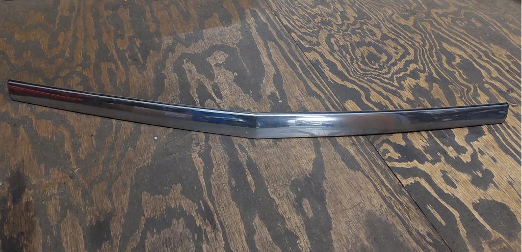 Cadillac Escalade motorkaplijst 2002-2006, Gebruikt, Info@gm.com, Ophalen of Verzenden, P.O. BOX 33170 Detroit, MI 48232-5170