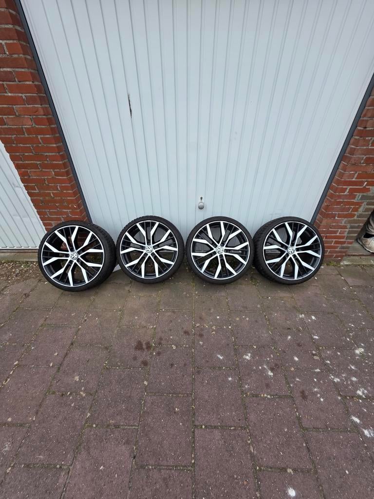 5x112 volkswagen gti santiago velgen 19 inch, Velg(en), Ophalen, 19 inch, Zomerbanden