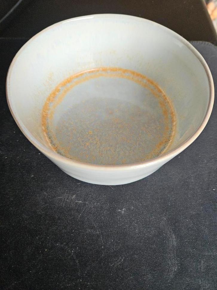 Glister Kom 13,5 x H6 cm gold nieuw., Huis en Inrichting, Keuken | Servies, Nieuw, Kom(men), Overige stijlen, Porselein, Ophalen of Verzenden