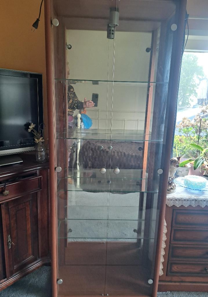 Vitrinekast met spiegelwand achterzijde, Huis en Inrichting, Ophalen, Gebruikt, 50 tot 100 cm, Glas