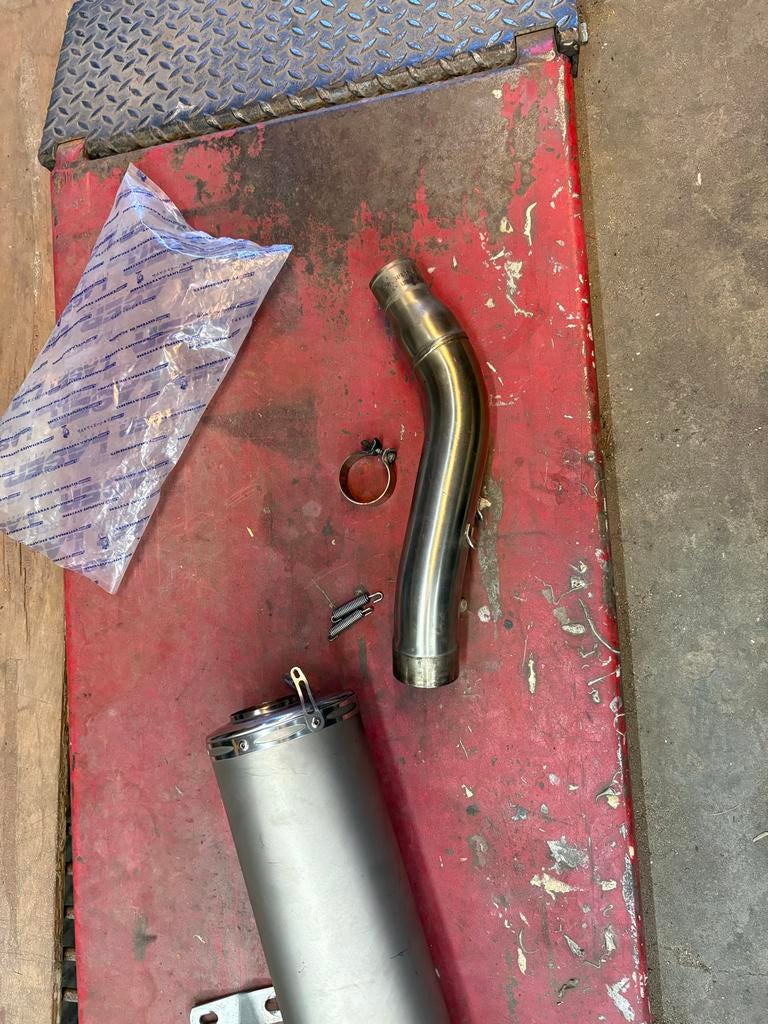 Laser Duo-Tech Titanium Sportdemper met Killers, Ophalen, Gebruikt, Suzuki