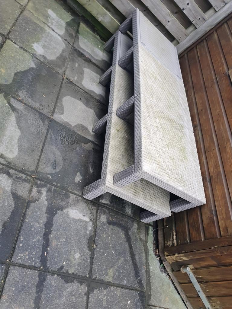 Twee ligstoelen, Tuin en Terras, Bloembakken en Plantenbakken, Ophalen, Gebruikt, Rond, Minder dan 30 cm