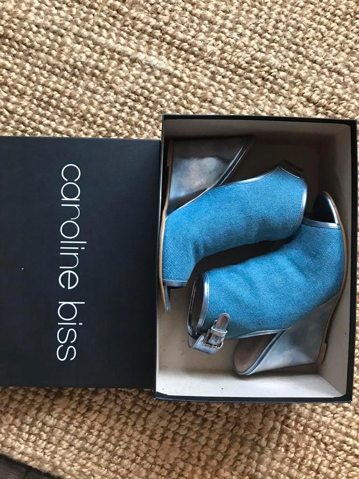 Caroline Biss pump laarsjes maat 37, Kleding | Dames, Schoenen, Zo goed als nieuw, Zwart, Ophalen of Verzenden