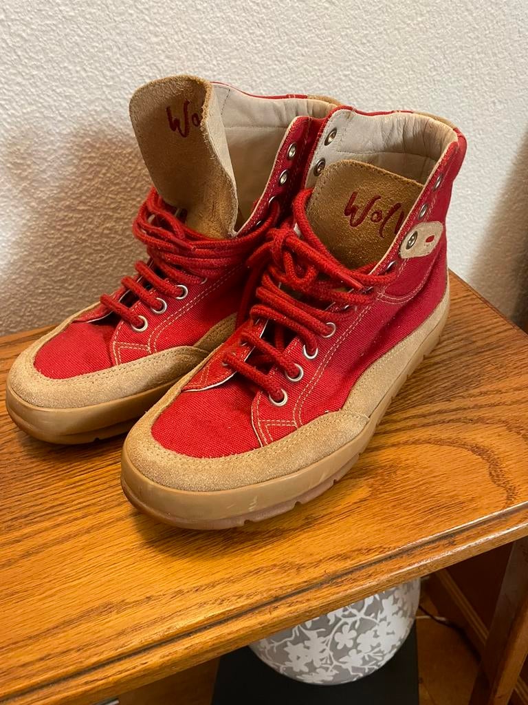 Rode Wolky veterschoenen zo gied als nieuw 37, Kleding | Dames, Schoenen, Ophalen of Verzenden, Zo goed als nieuw, Rood, Sneakers of Gympen