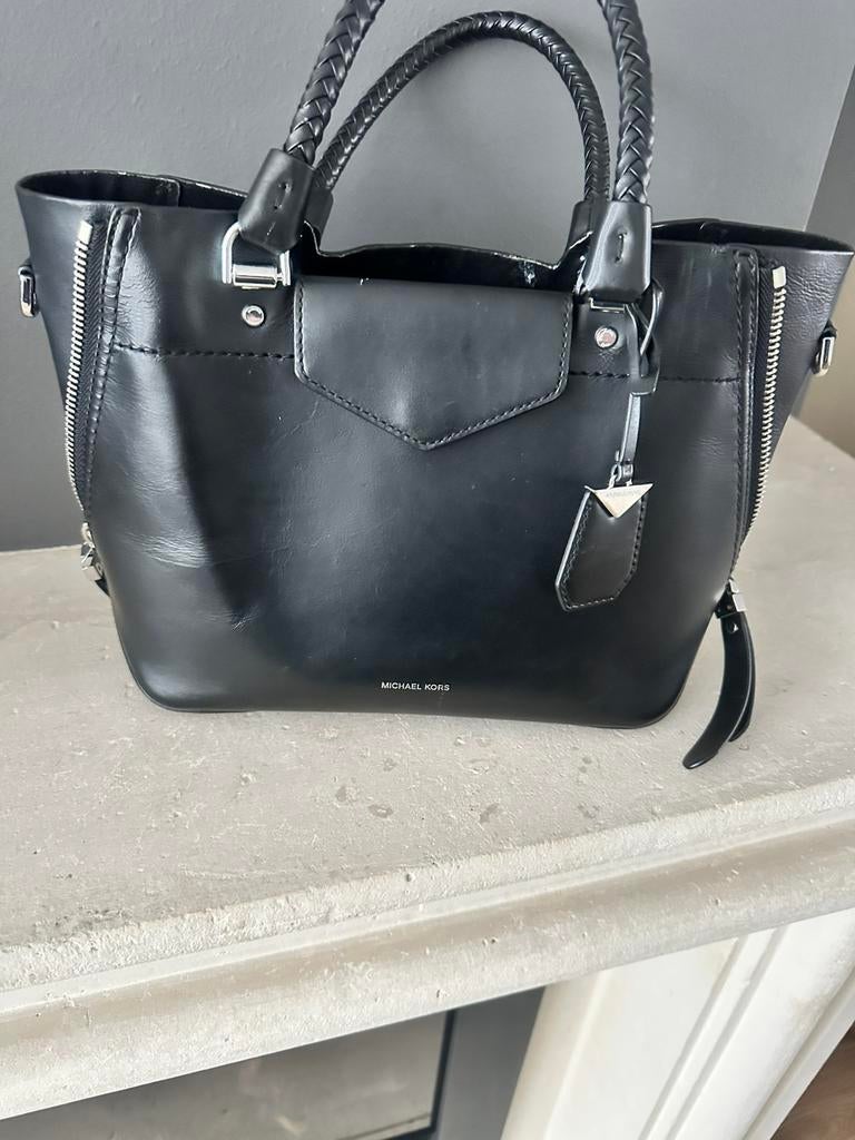 Michael Kors Blakely  tas zwart leer zilverkleurige details, Sieraden, Tassen en Uiterlijk, Tassen | Damestassen, Ophalen of Verzenden