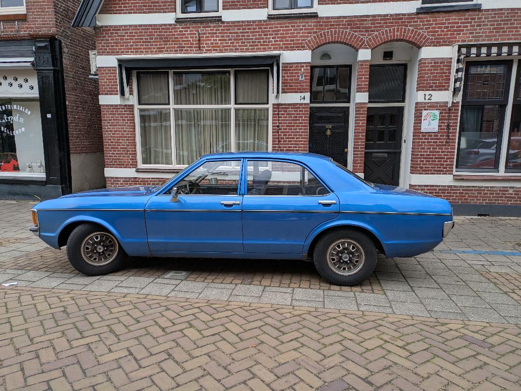 Ford Granada 2.3L sedan mk1 1977 LPG-Benzine Blauw, Overige modellen, Blauw, Metallic lak, 1306 kg
