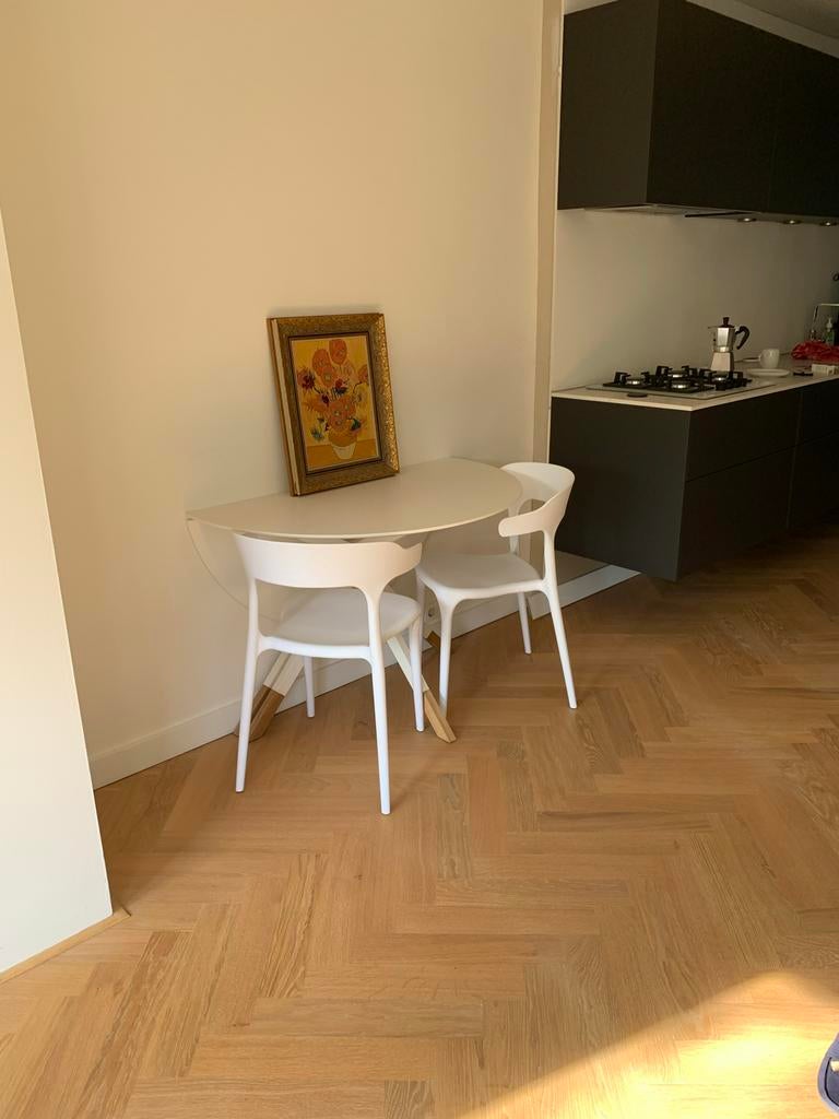 BoConcept Billund - ronde eettafel, klapbaar, wit 110cm, Huis en Inrichting, Ophalen, Gebruikt, Vier personen, 100 tot 150 cm