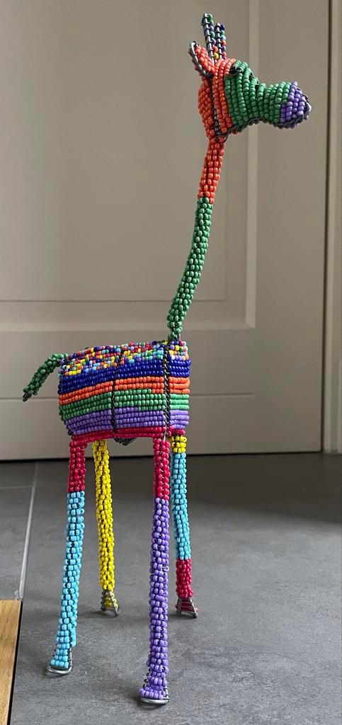 Kleurrijke kralen giraf  - Handgemaakt decoratie uit Afrika, Verzamelen, Dierenverzamelingen, Ophalen of Verzenden, Zo goed als nieuw