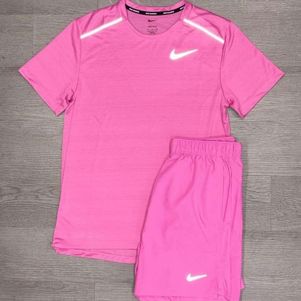 Nike miller zomer setje, Kleding | Heren, Sportkleding, Ophalen, Maat 48/50 (M), Nieuw, Roze