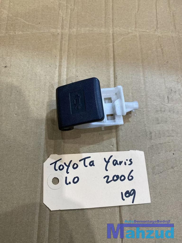 TOYOTA YARIS P9 motorkap hendel, Info@toyota.co.jp, Gebruikt, Toyota Motor Corporation, Toyota