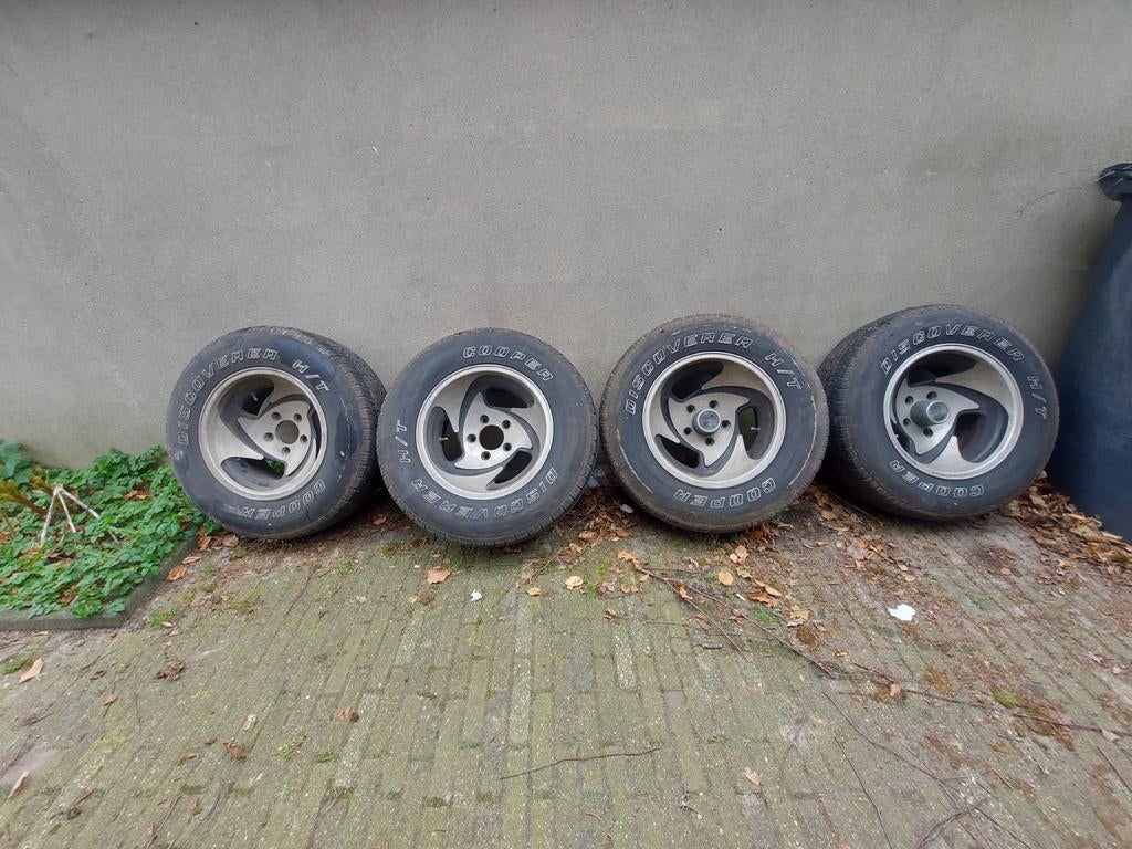 Velgen met banden GMC Vandura, chevy G20, Ophalen of Verzenden, Zomerbanden, Band(en)