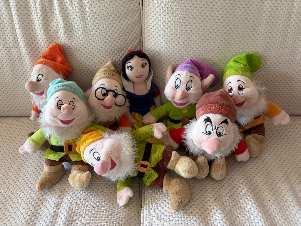 10 poppen: sneeuwwitje + 7 dwergen + Mickey en Minnie Mouse, Verzamelen, Ophalen of Verzenden, Mickey Mouse, Zo goed als nieuw