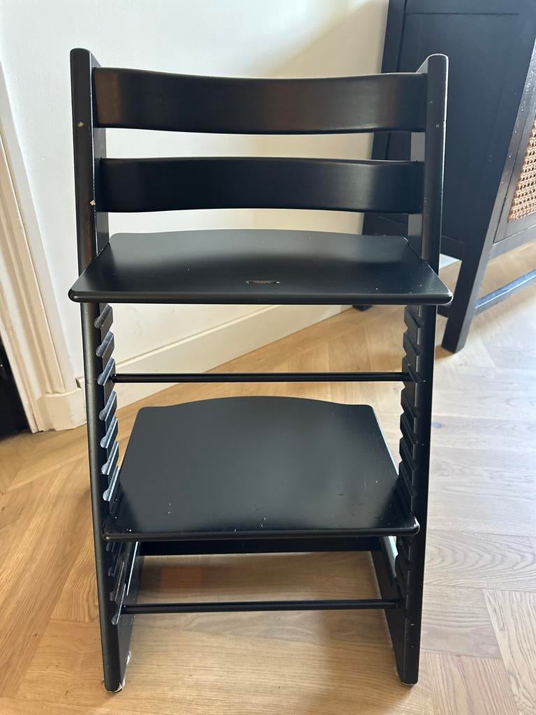 Stokke Tripp Trapp meegroeistoel - Zwart, Kinderen en Baby's, Kinderstoelen, Ophalen of Verzenden, Gebruikt, Meegroeistoel, Aanschuifbaar
