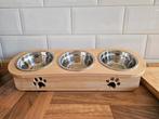 Verhoogde voerbak met 3 kommen, Ophalen of Verzenden, Zo goed als nieuw