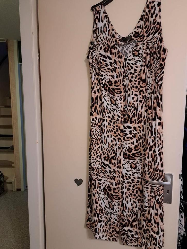 MOOIE NIEUWE DAMES JURK MAAT 44 46., Kleding | Dames, Jurken, Nieuw, Bruin, Onder de knie, Ophalen of Verzenden