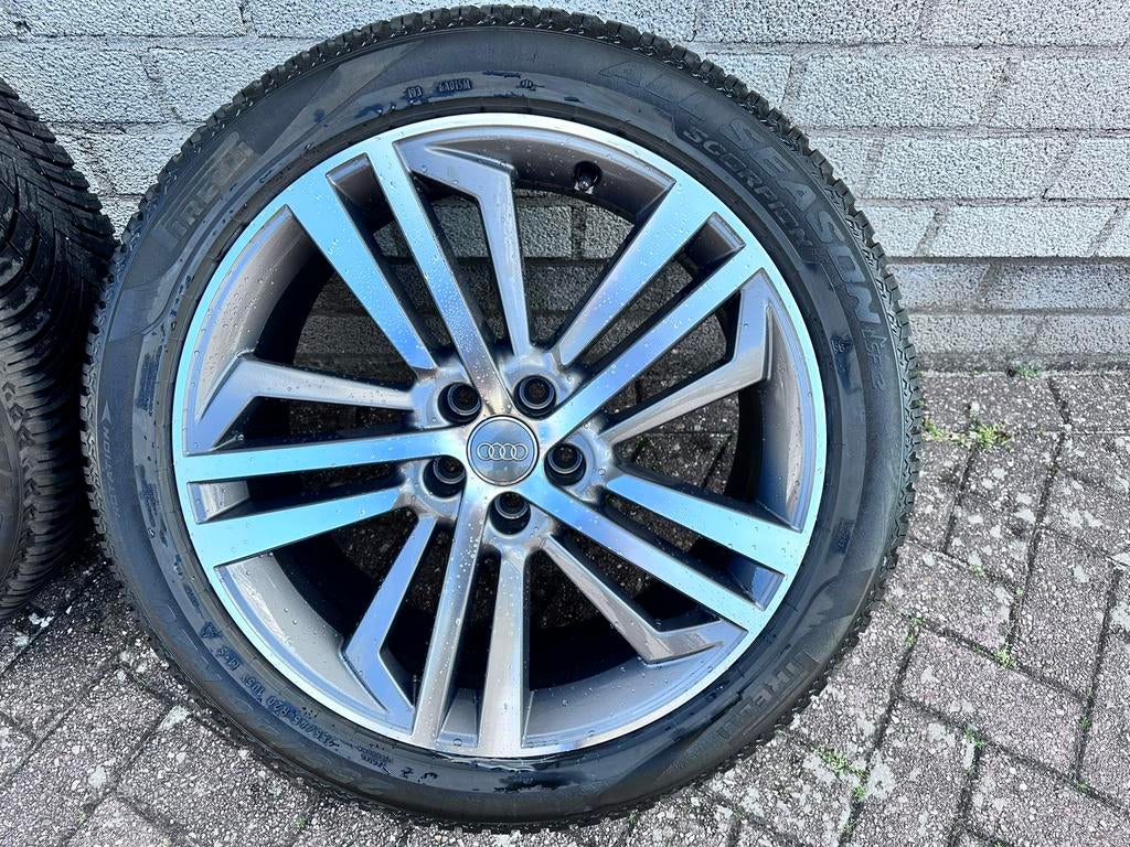 Nette Originele Audi Q5 SQ5 20 inch velgen Pirelli 4seizoen, Ophalen, Gebruikt, Audi
