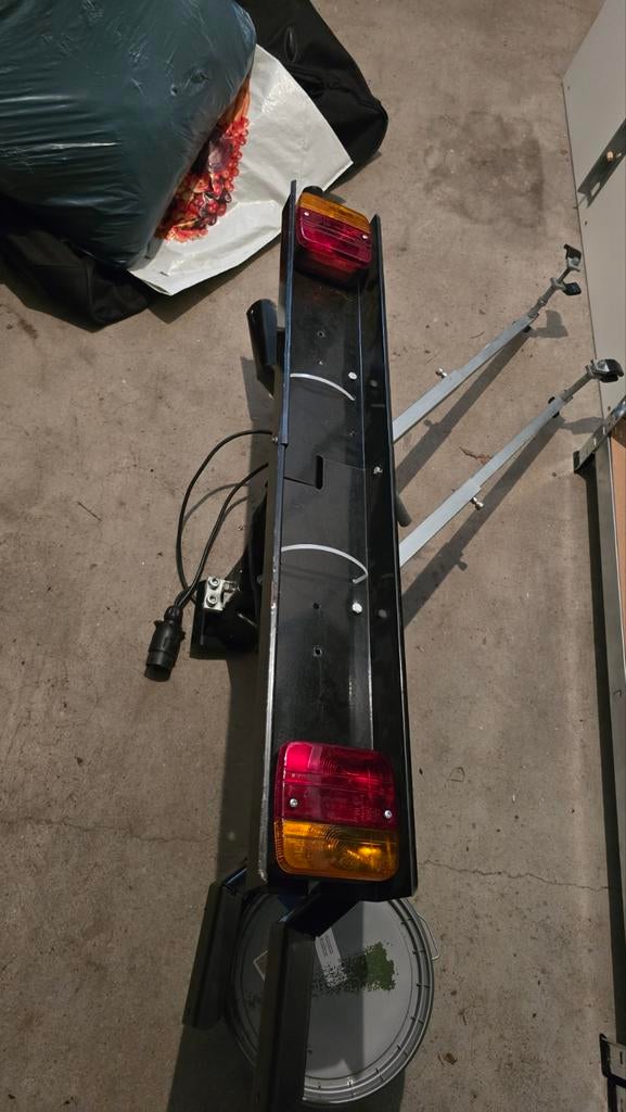 Fietsendrager voor 2 fietsen met verlichtingsbalk, Auto diversen, Fietsendragers, Ophalen of Verzenden, Gebruikt, Trekhaakdrager