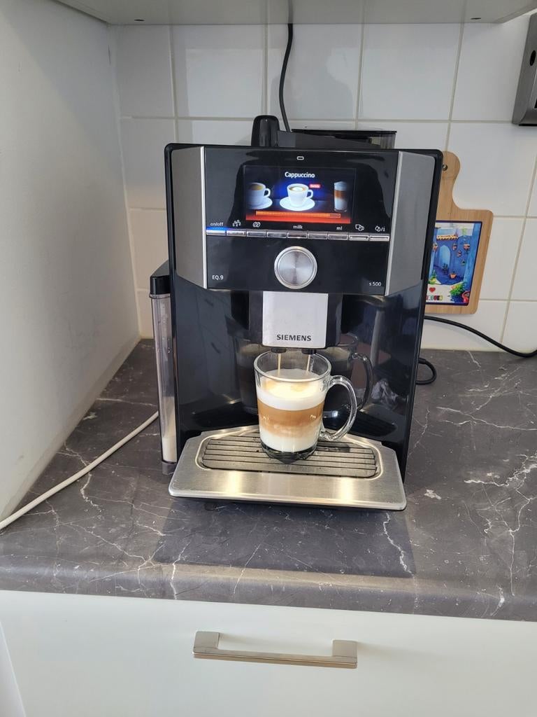 Te koop aangeboden Siemens koffiemachine EQ.9 s500, 10 kopjes of meer, Ophalen, Koffiemachine