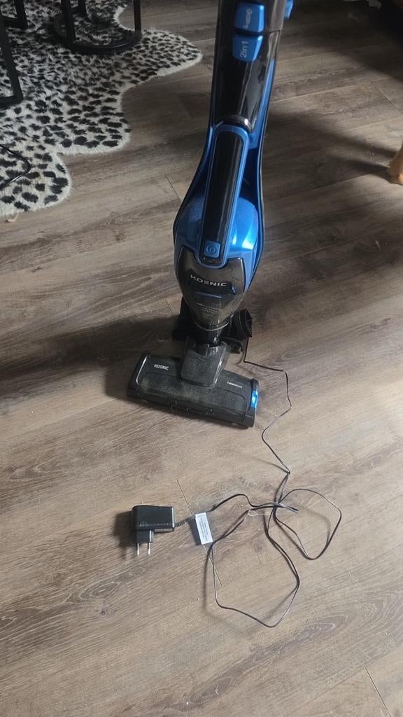 Koenic draadloze stofzuiger, Ophalen, Zo goed als nieuw, Reservoir