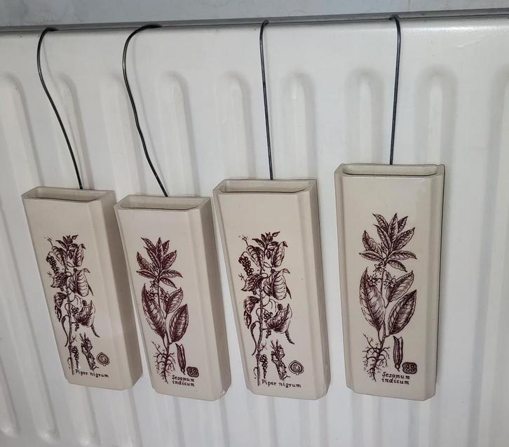 Vintage radiatorbakjes met botanische print, Antiek en Kunst, Antiek | Woonaccessoires, Ophalen of Verzenden