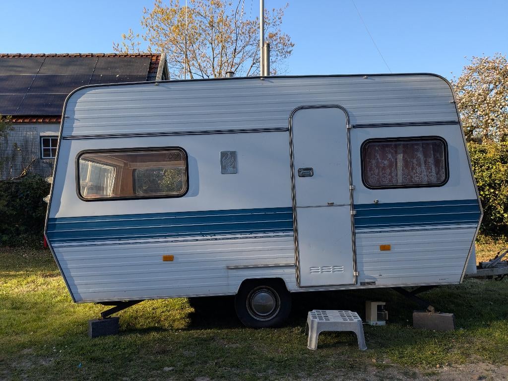 knaus komfort caravan, Caravans en Kamperen, Caravans, Particulier, tot en met 4, 750 - 1000 kg, Rondzit, Knaus, tot 4 meter, Koelkast