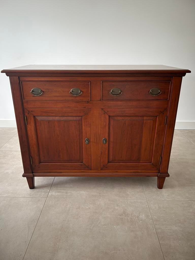 Massief kersenhouten kastje, Ophalen, Zo goed als nieuw, 25 tot 50 cm, 100 tot 150 cm