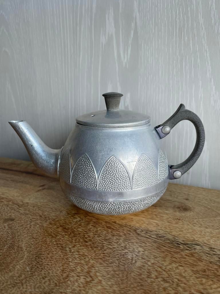 Vintage Aluminium Theepot met Reliëf, Ophalen of Verzenden, Gebruikt