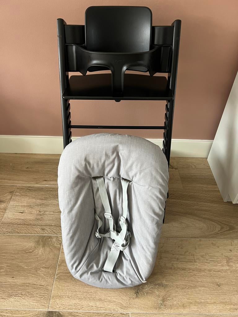 Stokke Tripp Trapp zwart incl babyset en newbornset, Kinderen en Baby's, Kinderstoelen, Ophalen, Zo goed als nieuw, Meegroeistoel