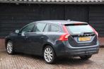 Volvo V60 2.0 D2 Summum Business Leer/Stoelverwarming/Naviga, Auto's, Volvo, Gebruikt, 1969 cc, Diesel, Lichtsensor