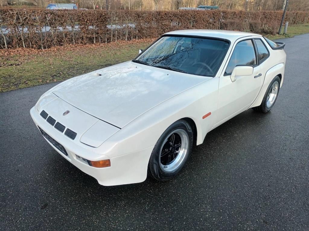 Porsche 924 Turbo (Carrera GT replica), Achterwielaandrijving, Zwart, 4 cilinders, Leder en Stof
