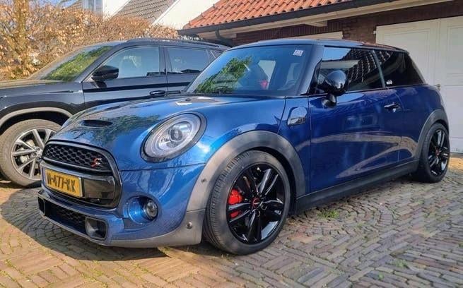 Mini 2.0 Cooper S 2015 | Deep Blue Metallic | JCW Uitlaat, Voorwielaandrijving, 1998 cc, Leder en Stof, 49 €/maand