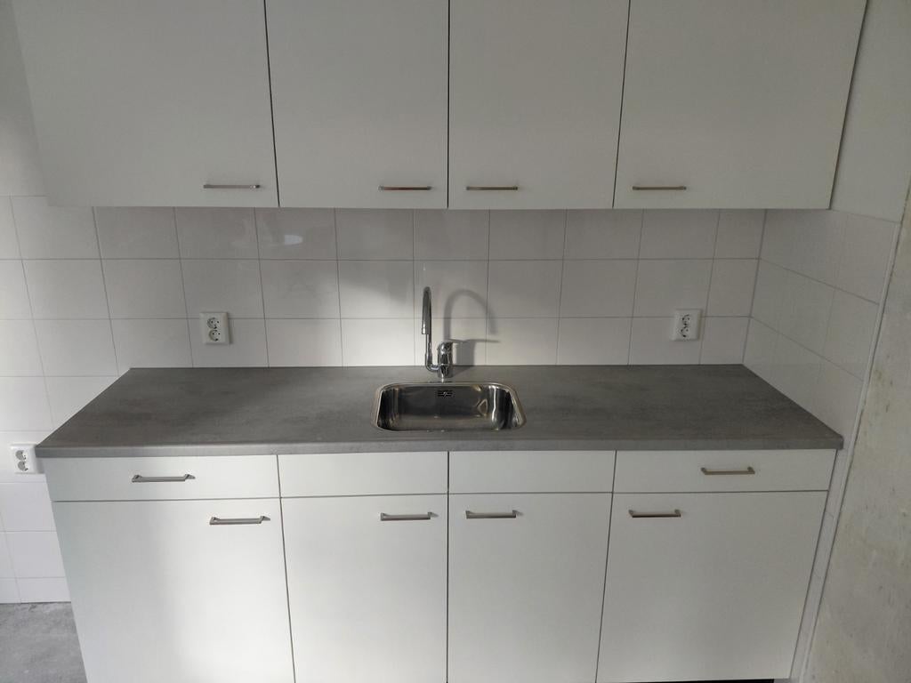 Nieuw werkblad met spoelbak en kraan, Ophalen, Nieuw, Grijs