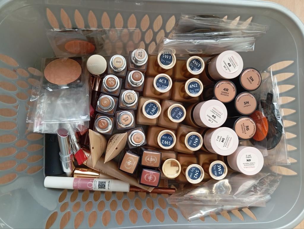 Grote set Dior, Estée Lauder, Collistar make-up, Ophalen of Verzenden, Zo goed als nieuw, Overige kleuren, Gehele gezicht