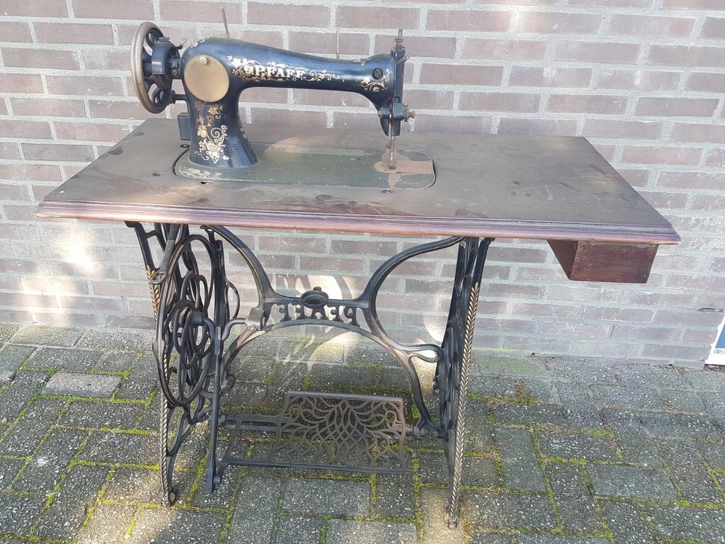 Pfaff Antieke trapnaaimachine, Antiek en Kunst, Antiek | Naaimachines, Ophalen