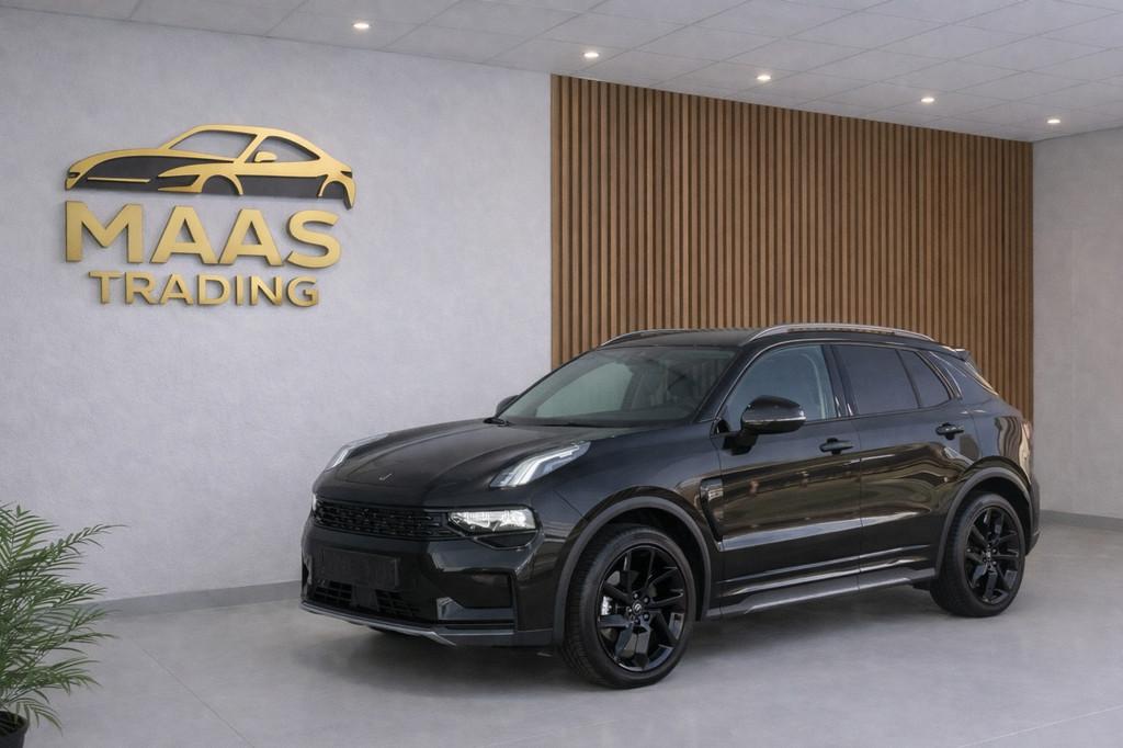 Lynk & Co 01 1.5 Plug in Hybrid Black Edition Bomvol, Auto's, Gebruikt, Zwart, Plug-in hybride, Bedrijf